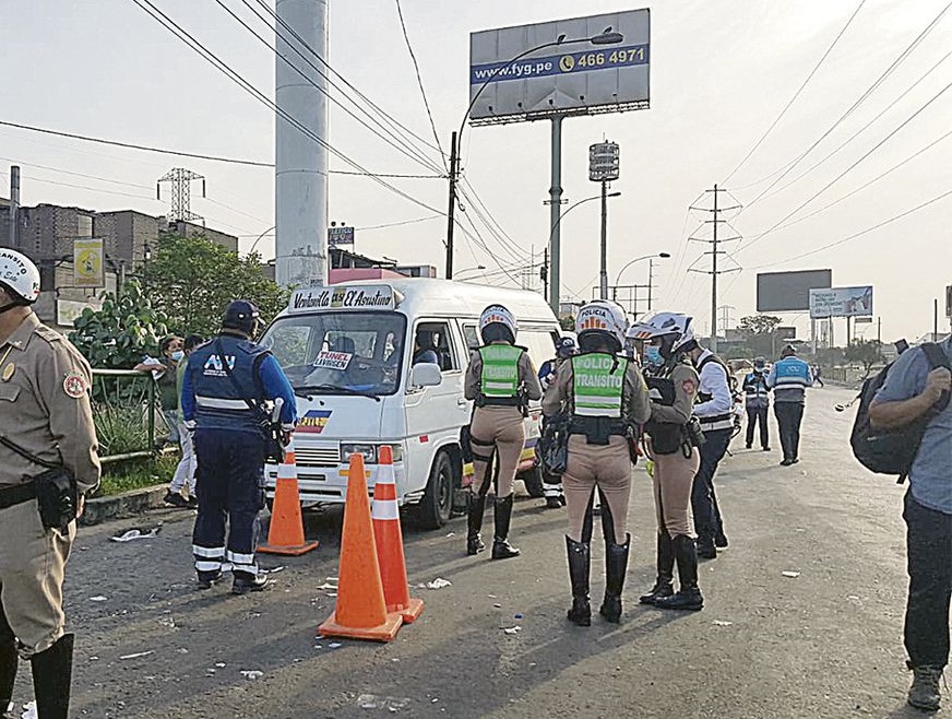 Inspectoría investiga caso de presunta mafia en la PNP que benefició a combis piratas y colectivos