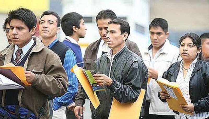 Más de 415 mil personas buscan trabajo en Lima, según el INEI